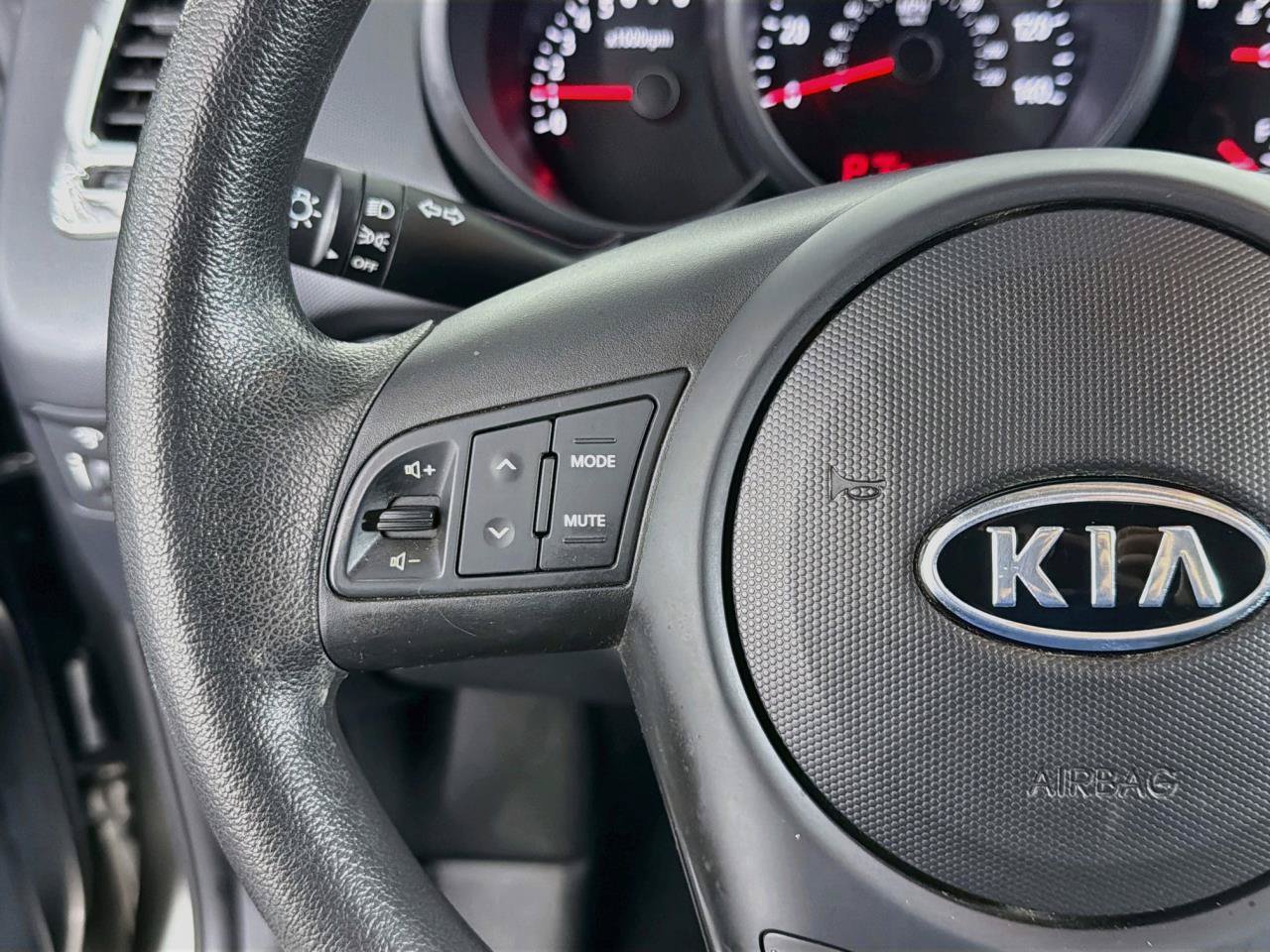 Used 2010 Kia Soul + w/ Audio Pkg FWD image 39