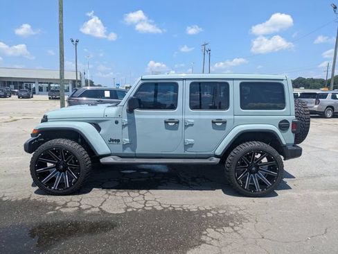 Used 2023 Jeep Wrangler Unlimited Sahara AWD/4WD image 6