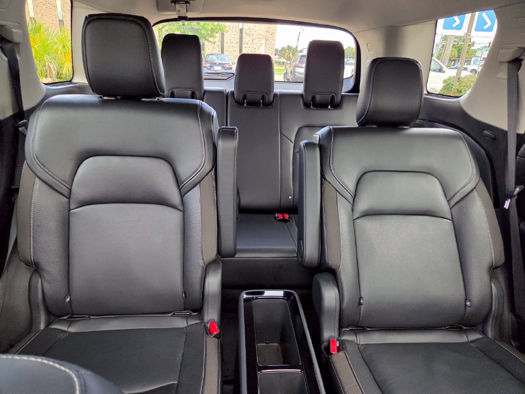 Used 2023 Nissan Pathfinder SL w/ SL Premium Package FWD image 33