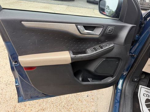 Used 2020 Ford Escape SEL FWD image 12