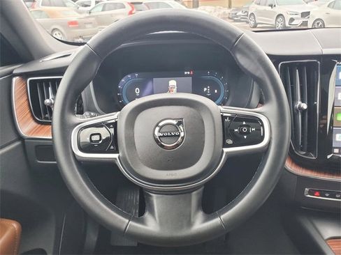 Certified 2025 Volvo XC60 B5 Plus image 31