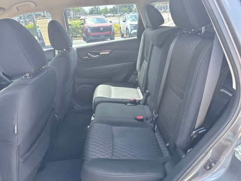 Used 2018 Nissan Rogue S FWD image 22