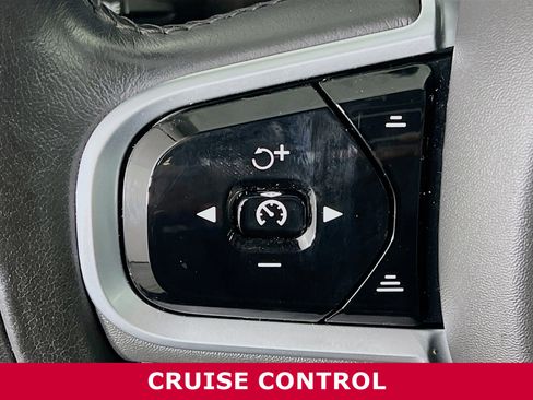 Used 2020 Volvo XC90 T6 Momentum image 15