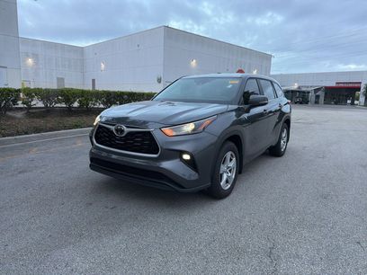 Used 2025 Toyota Highlander LE