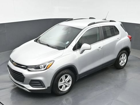 Used 2020 Chevrolet Trax LT FWD image 31