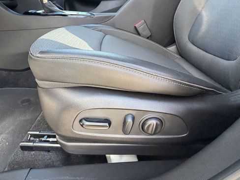 Used 2023 Buick Encore GX Preferred w/ Cold Weather Comfort Package image 17