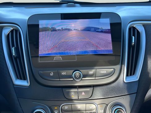 Used 2024 Chevrolet Malibu LT image 18