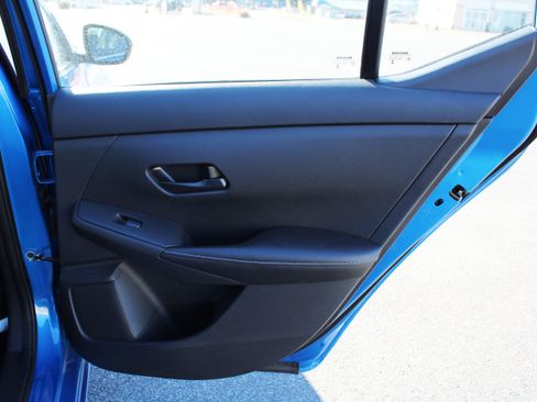 Used 2025 Nissan Sentra SV image 40