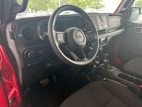 Used 2024 Jeep Wrangler Unlimited Rubicon 4xe AWD/4WD image 14