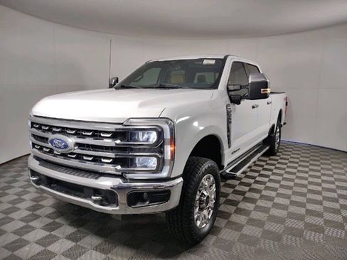 Used 2023 Ford F250 Lariat w/ Chrome Package AWD/4WD image 5