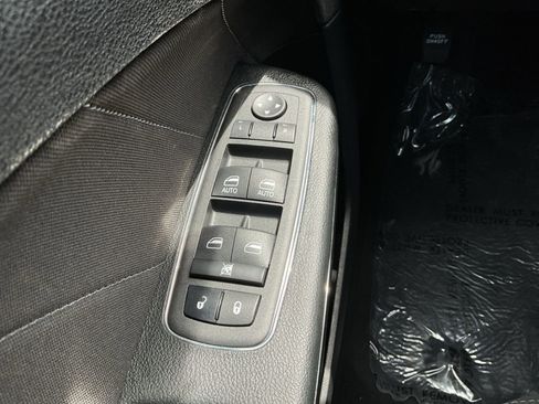 Used 2023 Dodge Charger SXT w/ Blacktop Package AWD/4WD image 22