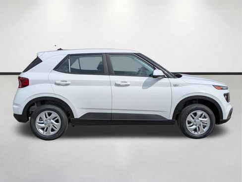 New 2026 Hyundai Venue SE FWD image 4