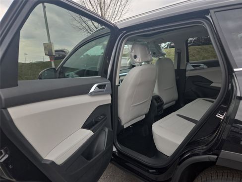 New 2026 Volkswagen Taos SE AWD/4WD image 23