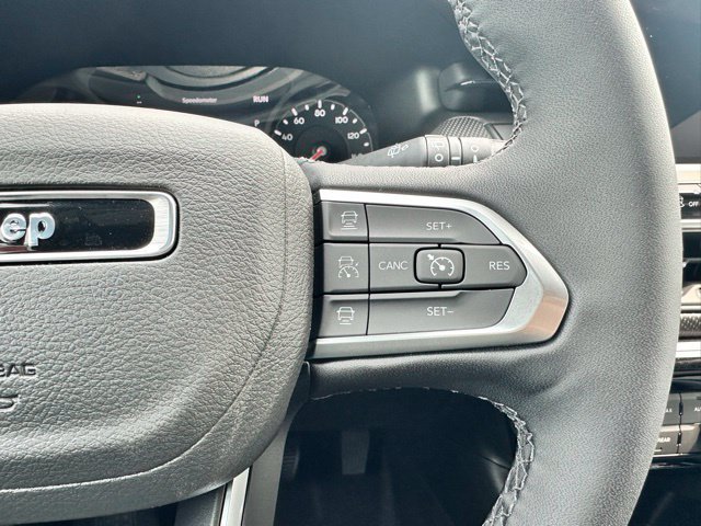 New 2025 Jeep Compass Limited w/ Sun & Sound Group AWD/4WD image 16