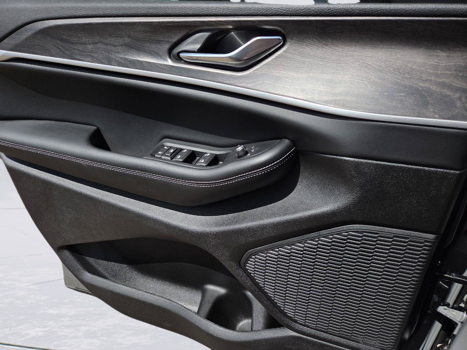 New 2027 Jeep Grand Cherokee Altitude RWD image 13