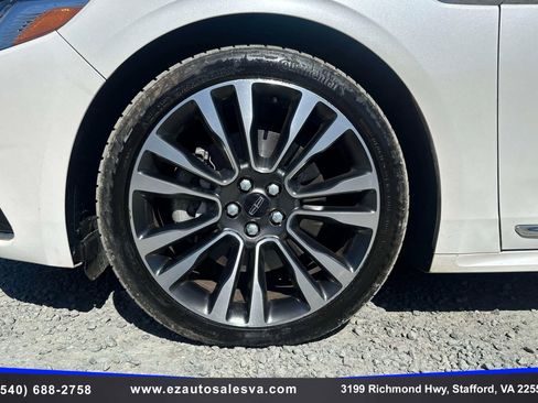 Used 2017 Lincoln Continental Reserve image 10