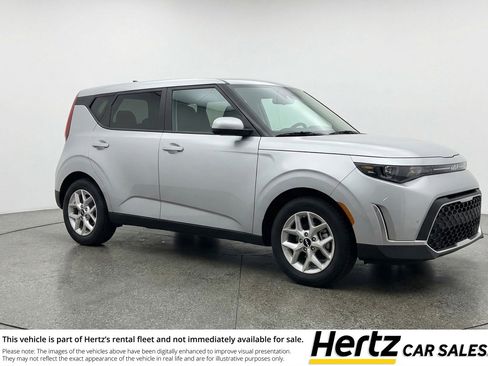Used 2025 Kia Soul LX w/ LX Technology Package FWD image 1