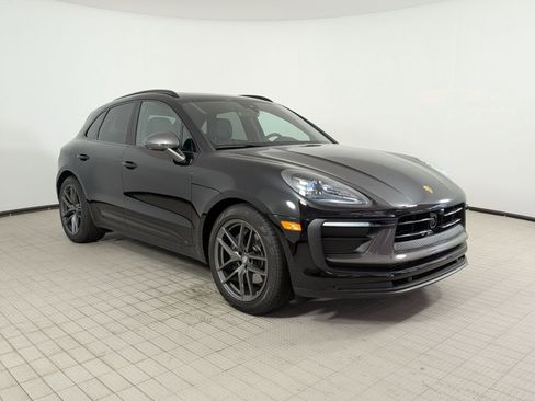 Used 2026 Porsche Macan AWD/4WD image 7