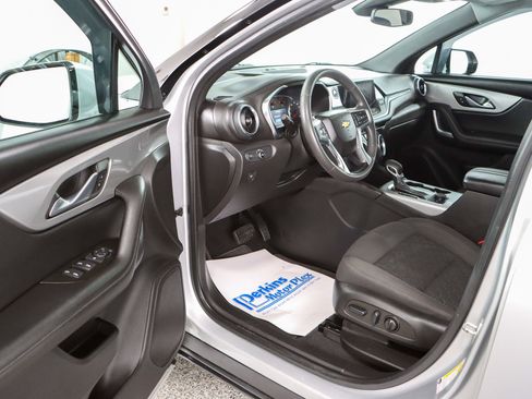 Used 2022 Chevrolet Blazer LT image 3