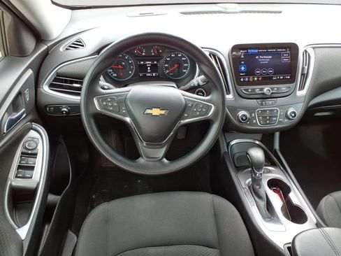Used 2021 Chevrolet Malibu LT FWD image 9