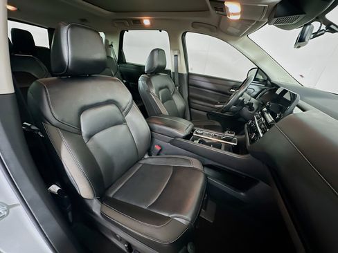Used 2023 Nissan Pathfinder SL w/ SL Premium Package image 32