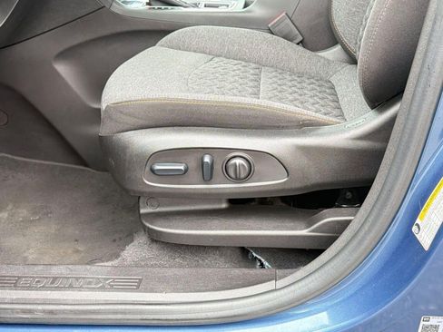 Used 2024 Chevrolet Equinox LT FWD image 13