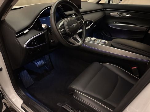 Used 2025 Genesis Electrified GV70 Advanced image 13