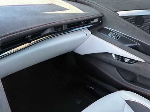 Used 2023 Chevrolet Corvette Stingray Premium Cpe w/ Z51 Performance Package RWD image 37