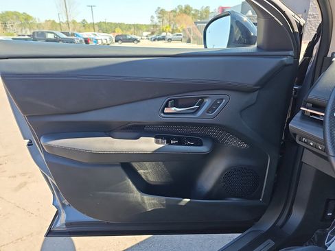 Used 2024 Nissan Ariya AWD image 27