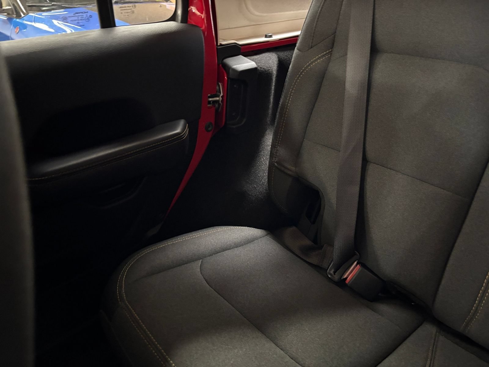 Used 2025 Jeep Wrangler Unlimited Sahara AWD/4WD image 38