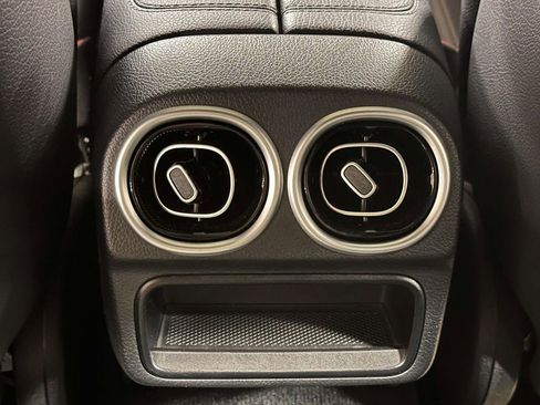 Used 2022 Mercedes-Benz C 300 4MATIC Sedan w/ Pinnacle Trim Package image 21