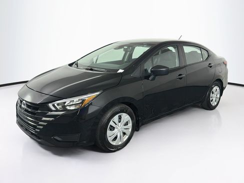 Used 2025 Nissan Versa S w/ Trunk Package FWD image 3