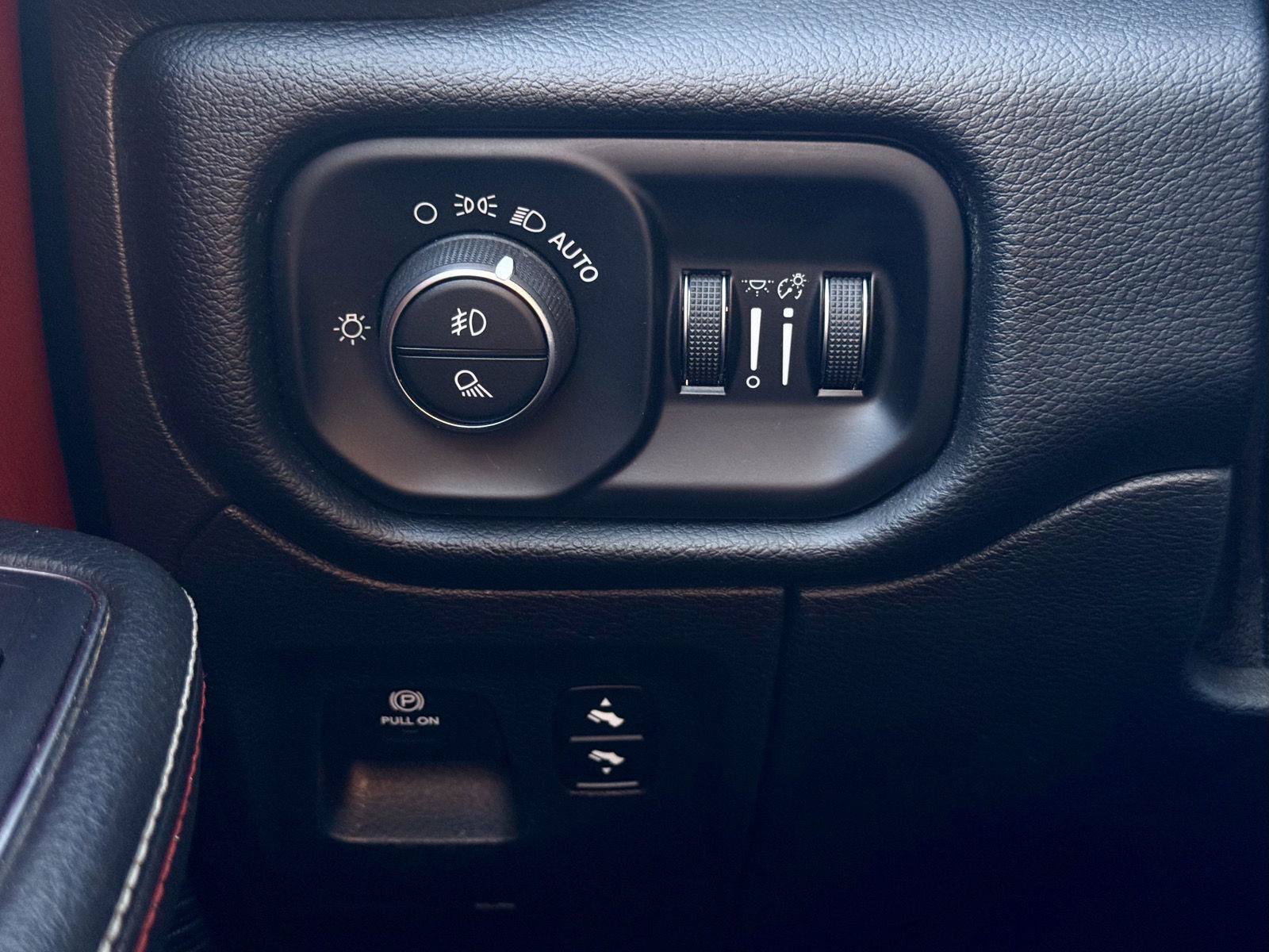 Used 2019 RAM 1500 Rebel w/ Level 1 Equipment Group AWD/4WD image 17
