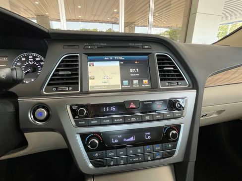 Used 2016 Hyundai Sonata Limited w/ Option Group 05 FWD image 21