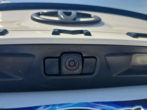 Used 2020 Toyota Camry SE FWD image 24