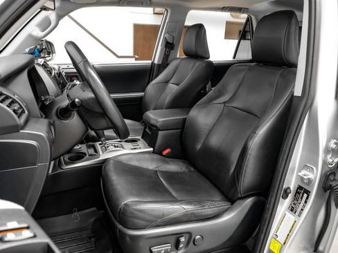 Used 2019 Toyota 4Runner Limited AWD/4WD image 32