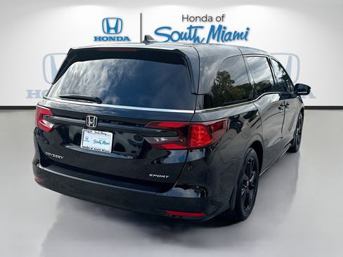 Certified 2024 Honda Odyssey Sport image 7