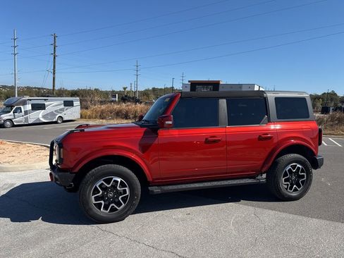 Used 2023 Ford Bronco Outer Banks image 5