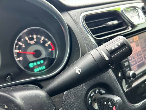 Used 2013 Chrysler 200 Limited w/ Sun/Sound Group image 25