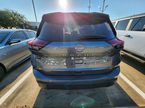 Used 2025 Nissan Rogue S FWD image 5