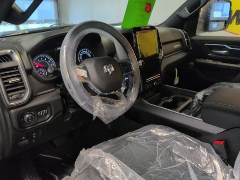 New 2026 RAM 1500 4x4 Crew Cab image 10