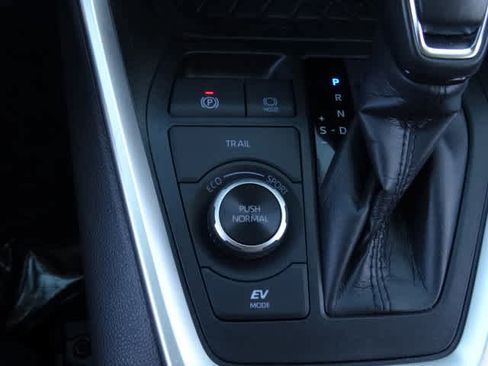 Certified 2023 Toyota RAV4 XLE Premium image 34