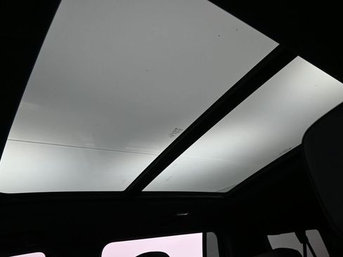 Used 2025 Chevrolet Suburban High Country w/ Sun And Tow Package RWD image 33