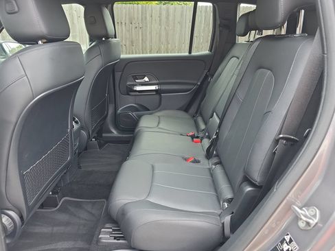 Certified 2022 Mercedes-Benz GLB 250 image 12