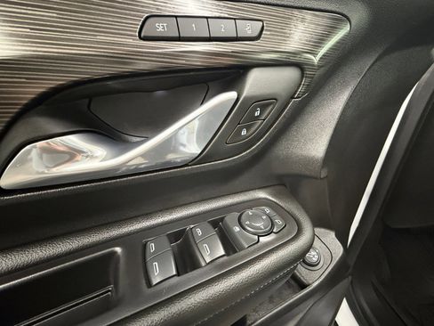 Used 2024 GMC Terrain SLT w/ Tech Package image 24