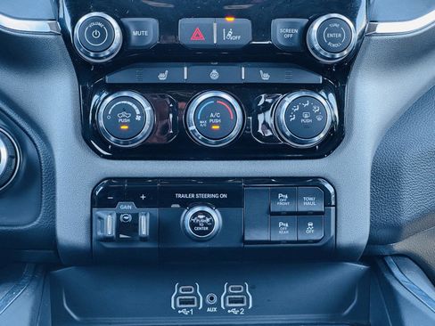 Used 2025 RAM 1500 Big Horn AWD/4WD image 23