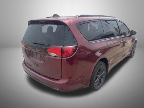 Used 2020 Chrysler Pacifica Touring-L w/ Advanced Safetytec Group AWD/4WD image 3