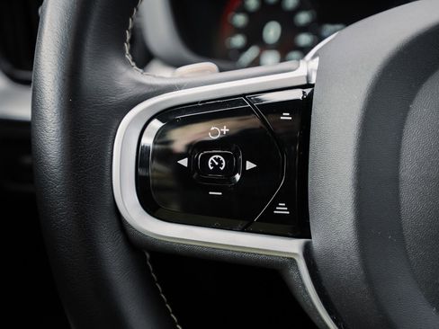 Used 2020 Volvo XC60 T6 R-Design image 28