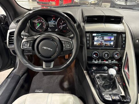 Used 2017 Jaguar F-TYPE S image 11