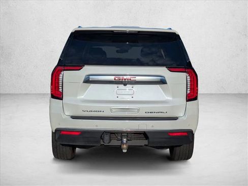 Used 2022 GMC Yukon XL Denali w/ Max Trailering Package AWD/4WD image 3